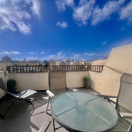 83/3-Lovely 1 Bedroom Penthouse 비르키르카라 외부 사진